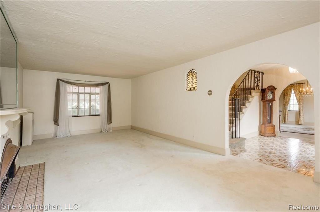 561 Middlesex Road Grosse Pointe Park, MI 48230 - Photo 8 of 53