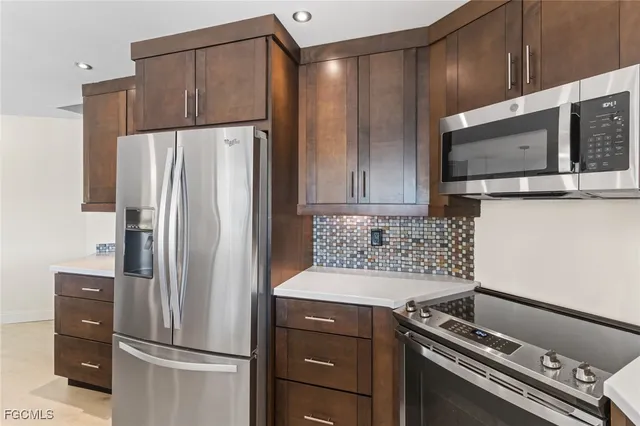 $769,000 | 864 South Town And River Drive, Fort Myers, FL 33919