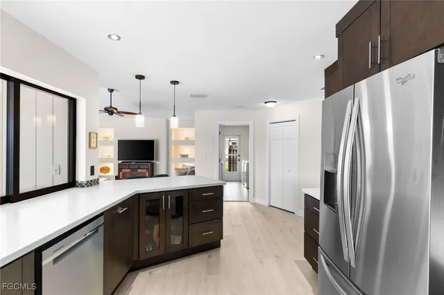 $769,000 | 864 South Town And River Drive, Fort Myers, FL 33919