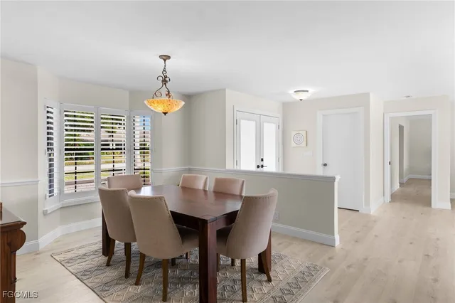 $769,000 | 864 South Town And River Drive, Fort Myers, FL 33919