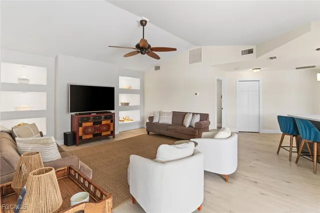 $769,000 | 864 South Town And River Drive, Fort Myers, FL 33919