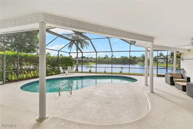 $769,000 | 864 South Town And River Drive, Fort Myers, FL 33919