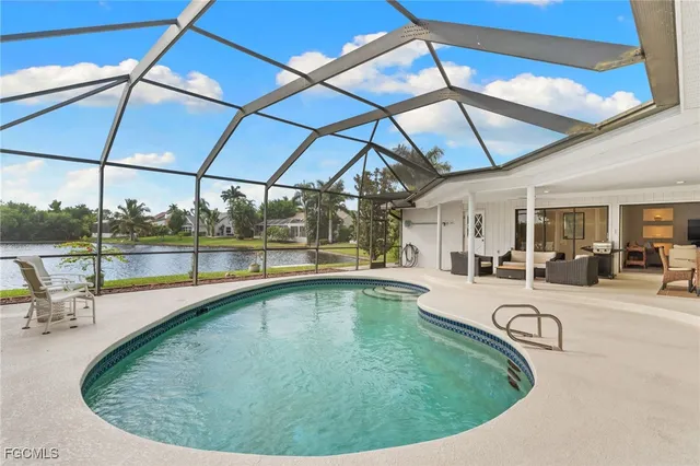 $769,000 | 864 South Town And River Drive, Fort Myers, FL 33919