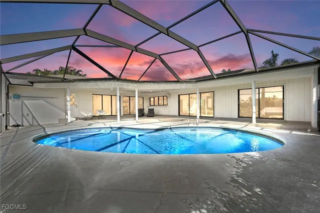 $769,000 | 864 South Town And River Drive, Fort Myers, FL 33919