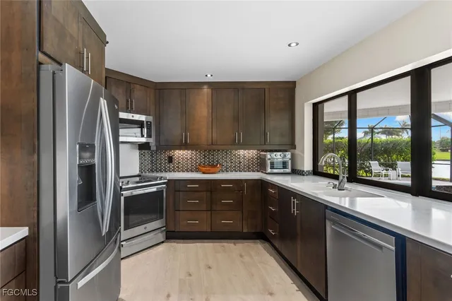 $769,000 | 864 South Town And River Drive, Fort Myers, FL 33919