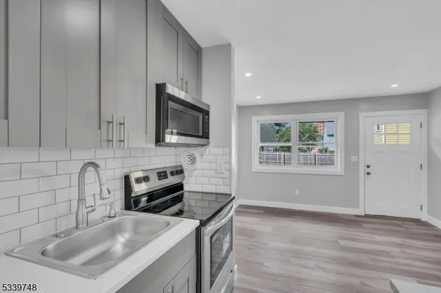 $1,794 | 1300 Fulton Street, Unit 3, Rahway, NJ 07065