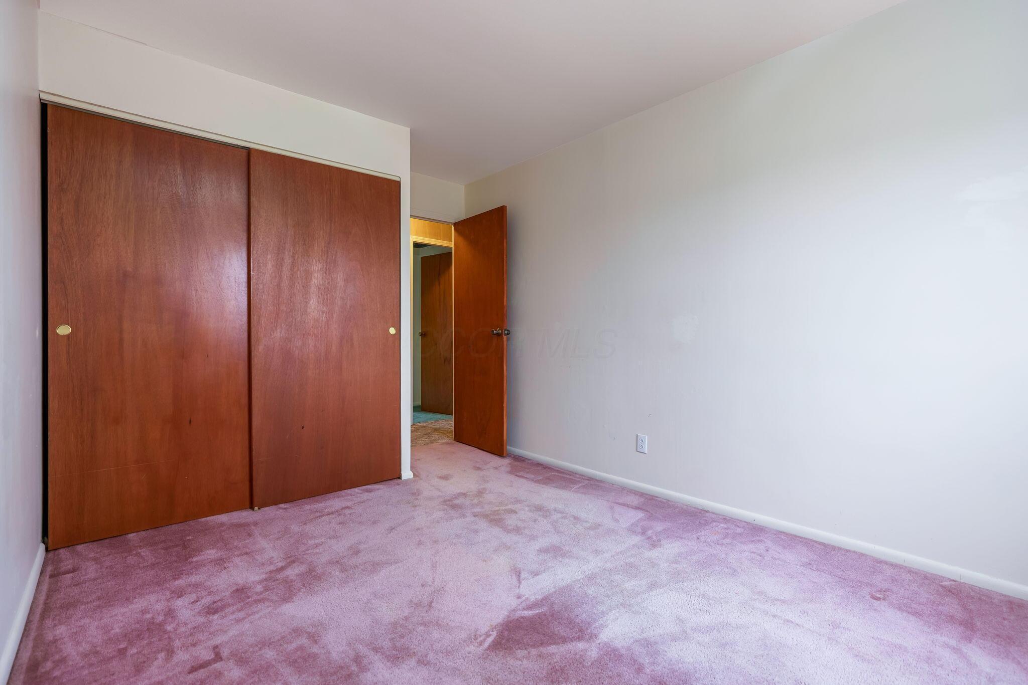 5220 Edgeview Road Columbus, OH 43207 - Photo 23 of 40 2nd bedroom up