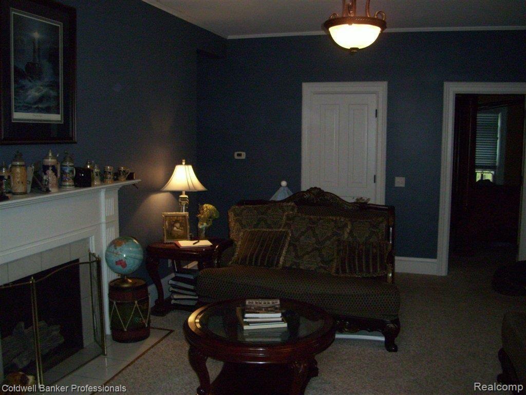 3 North Holcomb Road Clarkston, MI 48346 - Photo 5 of 23 LIVING ROOM