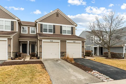 $349,900 | 732 Woodewind Drive, Naperville, IL 60563