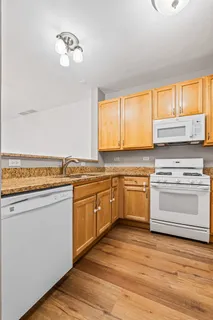 $349,900 | 732 Woodewind Drive, Naperville, IL 60563