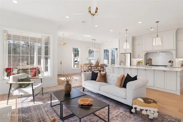 $792,500 | 2101 Pecan Sq Avenue, Shreveport, LA 71106