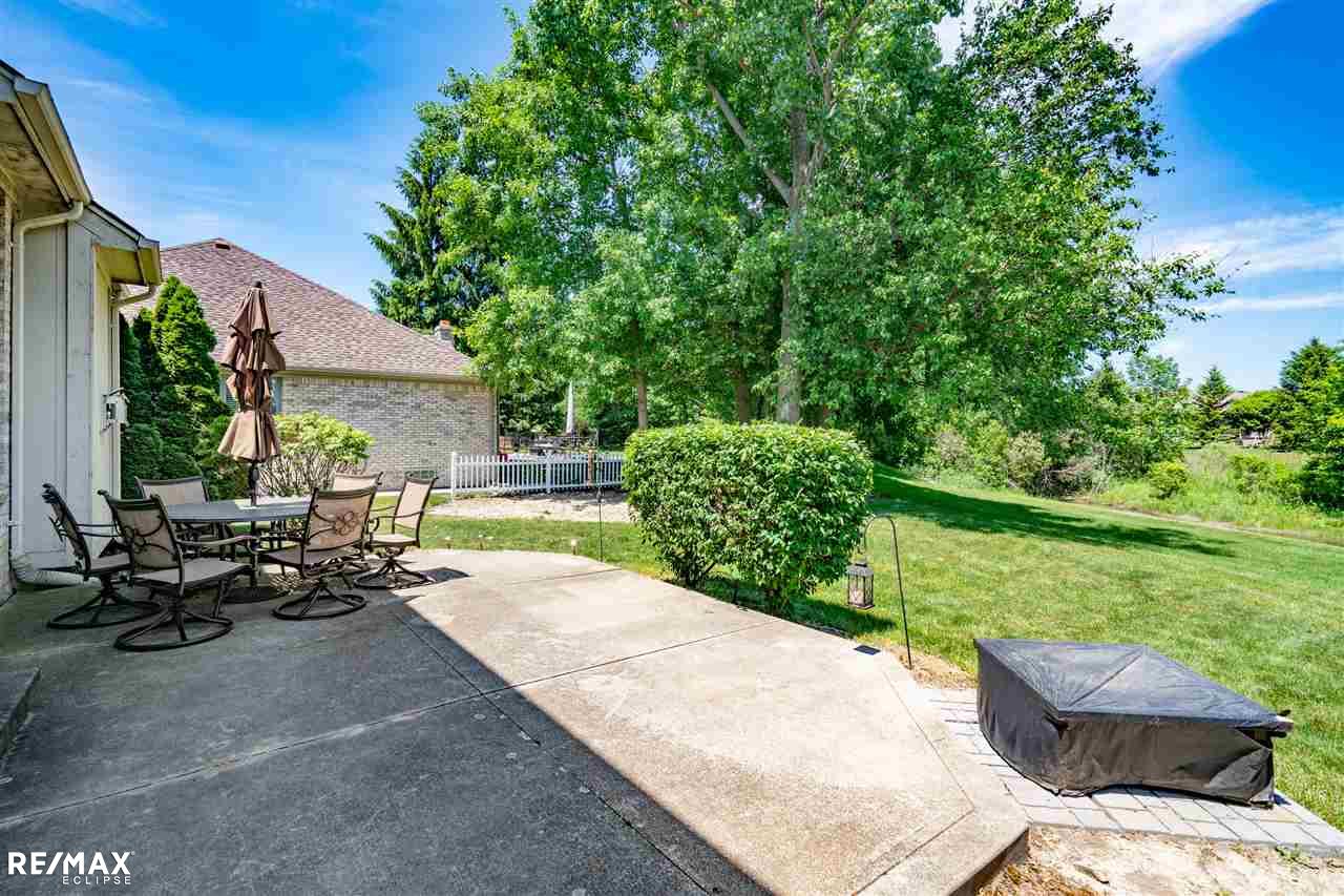 17735 Rocco Drive Macomb, MI 48044 - Photo 5 of 40