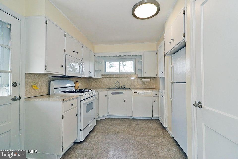 794 Burnt Tavern Road Brick, NJ 08724 - Photo 11 of 39