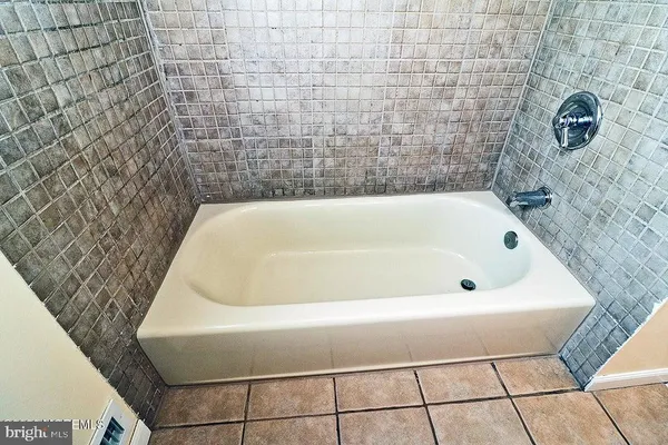 $395,000 | 794 Burnt Tavern Road, Brick, NJ 08724