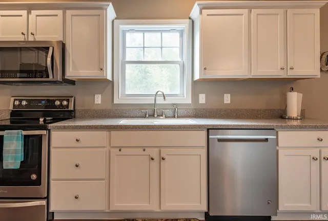 $480,000 | 2870 East Creeks Edge Drive, Bloomington, IN 47401