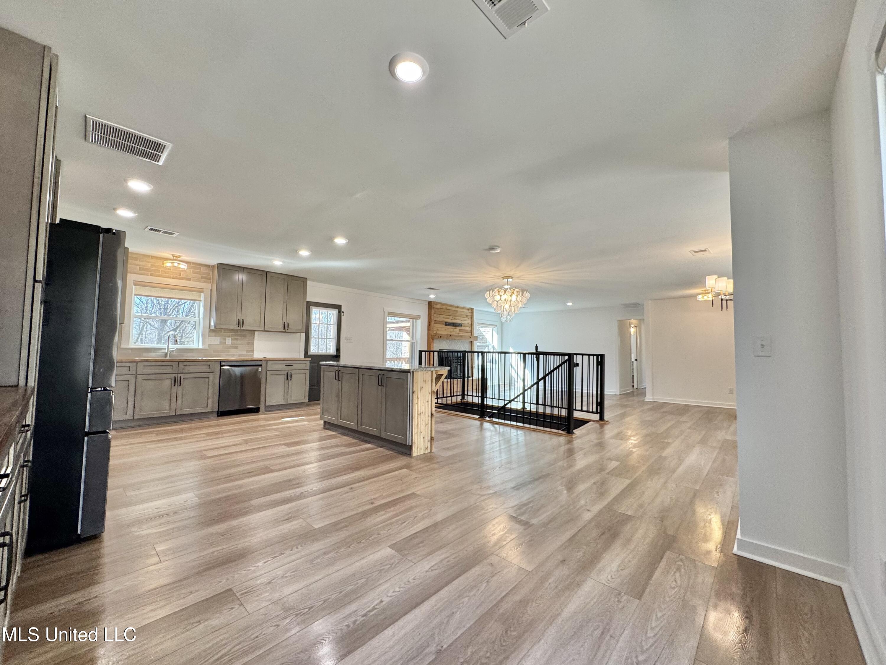 809 Green Acres Drive Hernando, MS 38632 - Photo 5 of 53 IMG_4916