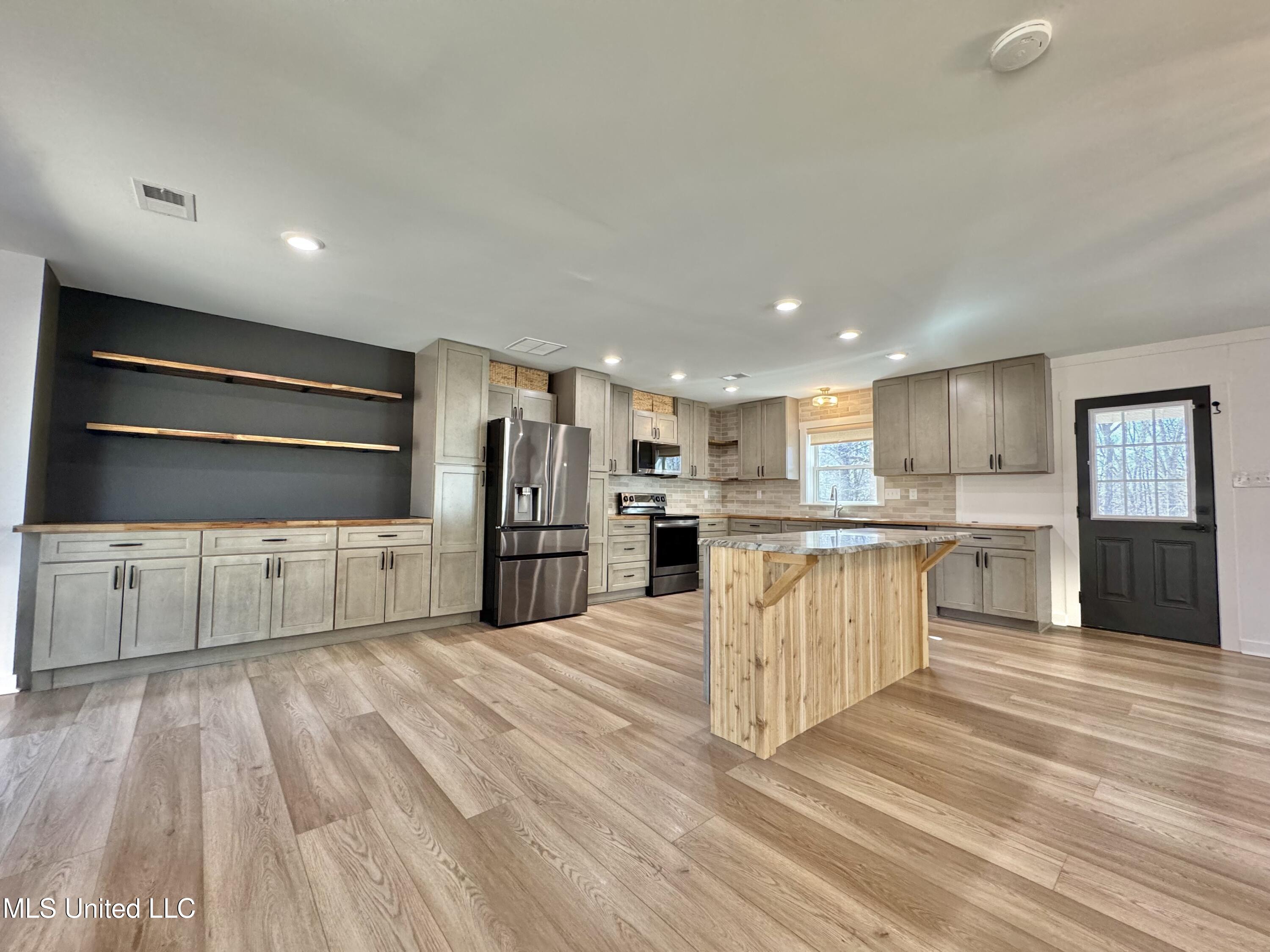 809 Green Acres Drive Hernando, MS 38632 - Photo 8 of 53 IMG_4917