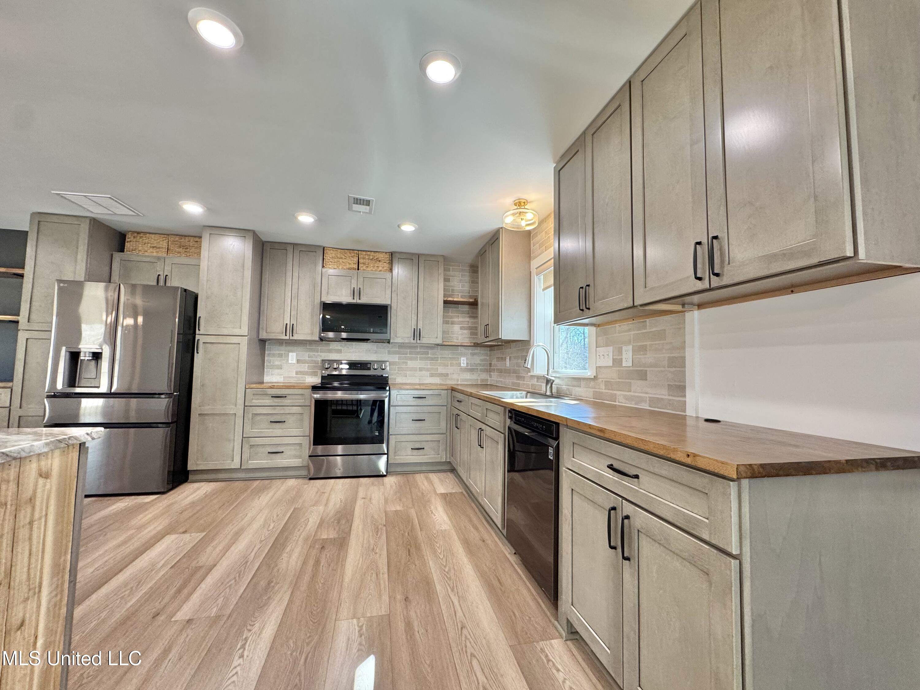 809 Green Acres Drive Hernando, MS 38632 - Photo 9 of 53 IMG_4918