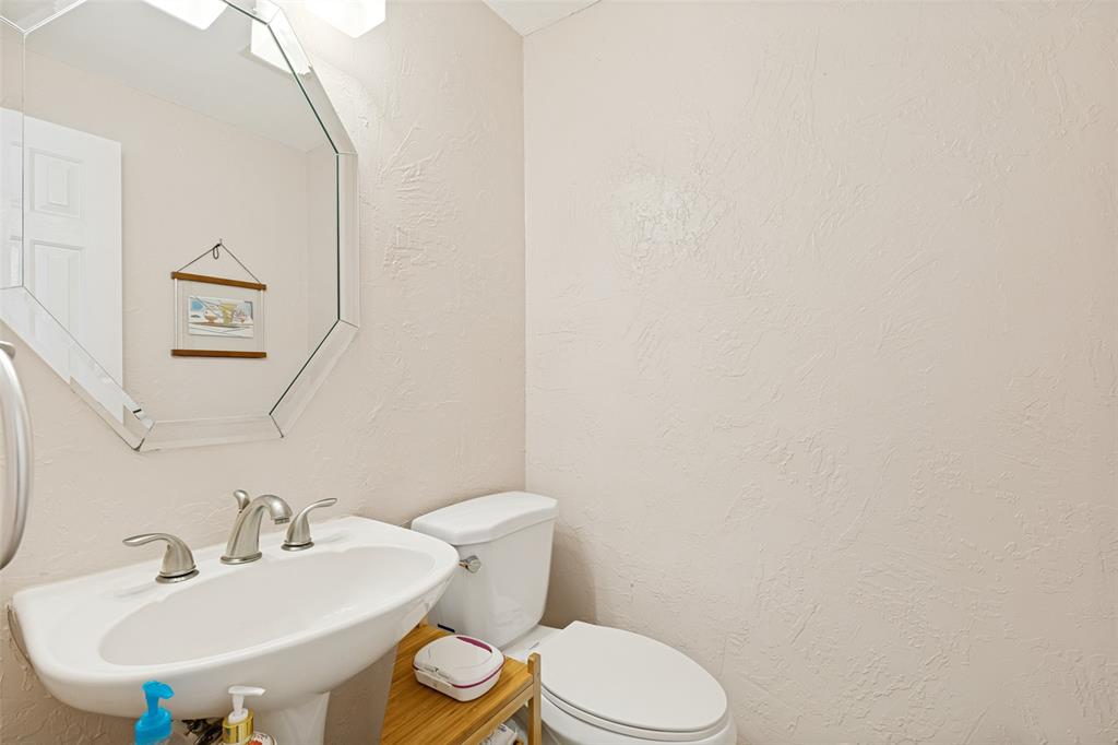 322 Hampton Court Coppell, TX 75019 - Photo 24 of 37
