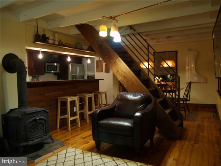 160 Tylers Lake Road Sewell, NJ 08080 - Photo 5 of 16 Living Room