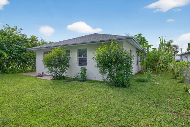 $3,000 | 6877 3rd Street, Jupiter, FL 33458