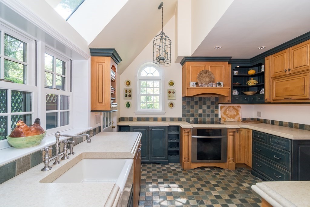 119 Conant Road Weston, MA 02493 - Photo 4 of 29