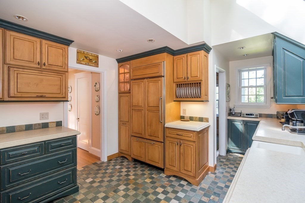 119 Conant Road Weston, MA 02493 - Photo 6 of 29