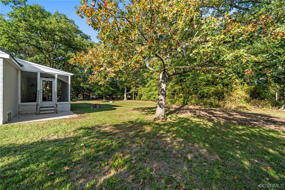 10121 Highview Road Glen Allen, VA 23059 - Photo 21 of 24 View of yard featuring a patio area
