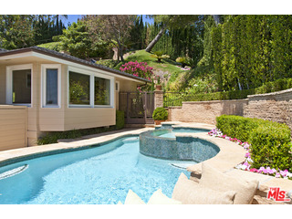 610 Estrellita Way Los Angeles, CA 90049 - Photo 52 of 53 a view of outdoor space yard and swimming pool