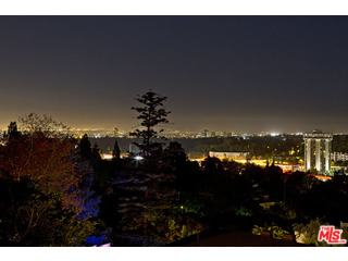 610 Estrellita Way Los Angeles, CA 90049 - Photo 9 of 53 a view of a city