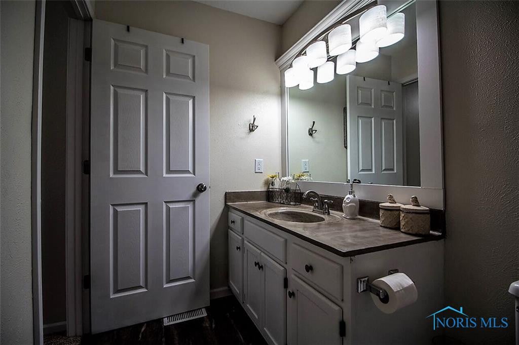 2261 Gradwohl Road Toledo, OH 43617 - Photo 23 of 36 Gallery Image 23