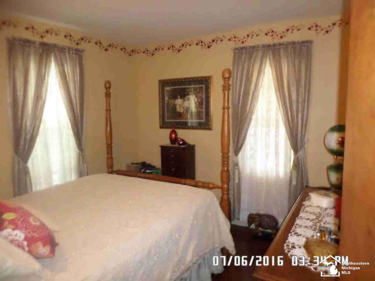 15510 Dayton Road Monroe, MI 48161 - Photo 12 of 37 21186605-11.JPG