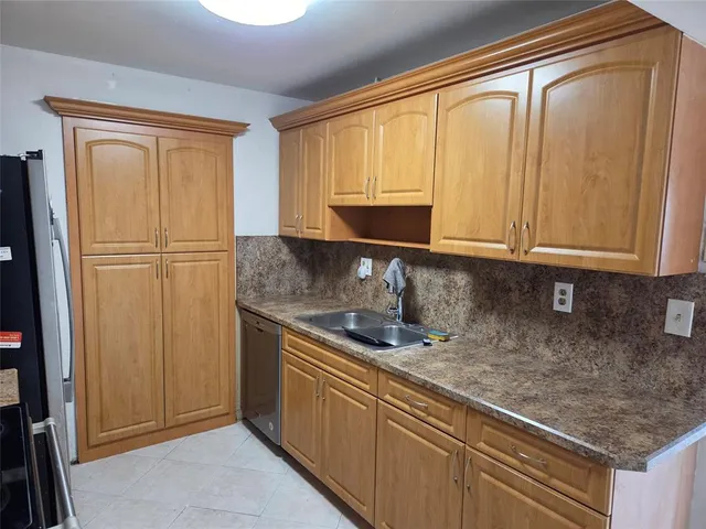 $570,000 | 405 Southwest 79th Terrace, North Lauderdale, FL 33068