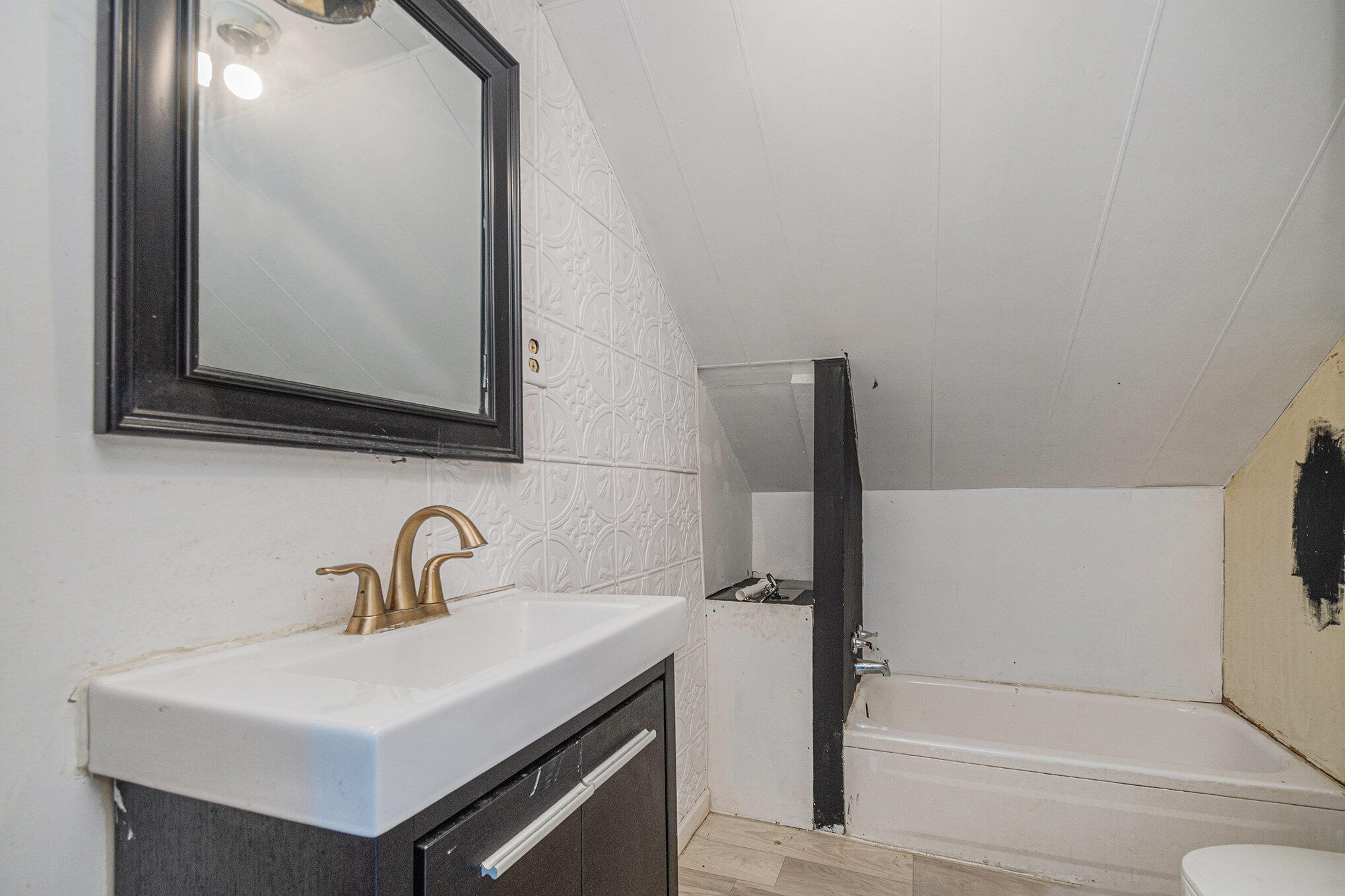 527 Main Street Dowagiac, MI 49047 - Photo 14 of 26 012_file_665