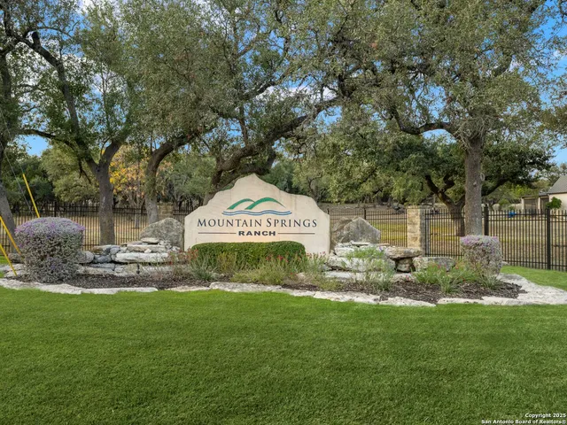 $799,900 | 382 Upland Court, Canyon Lake, TX 78133