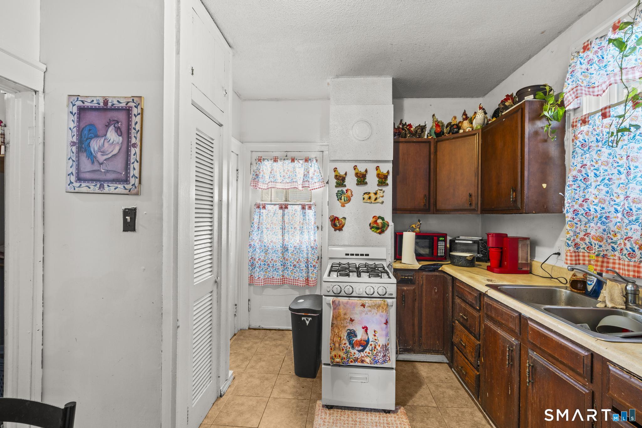 17 Pearl Street Windham, CT 06226 - Photo 6 of 17