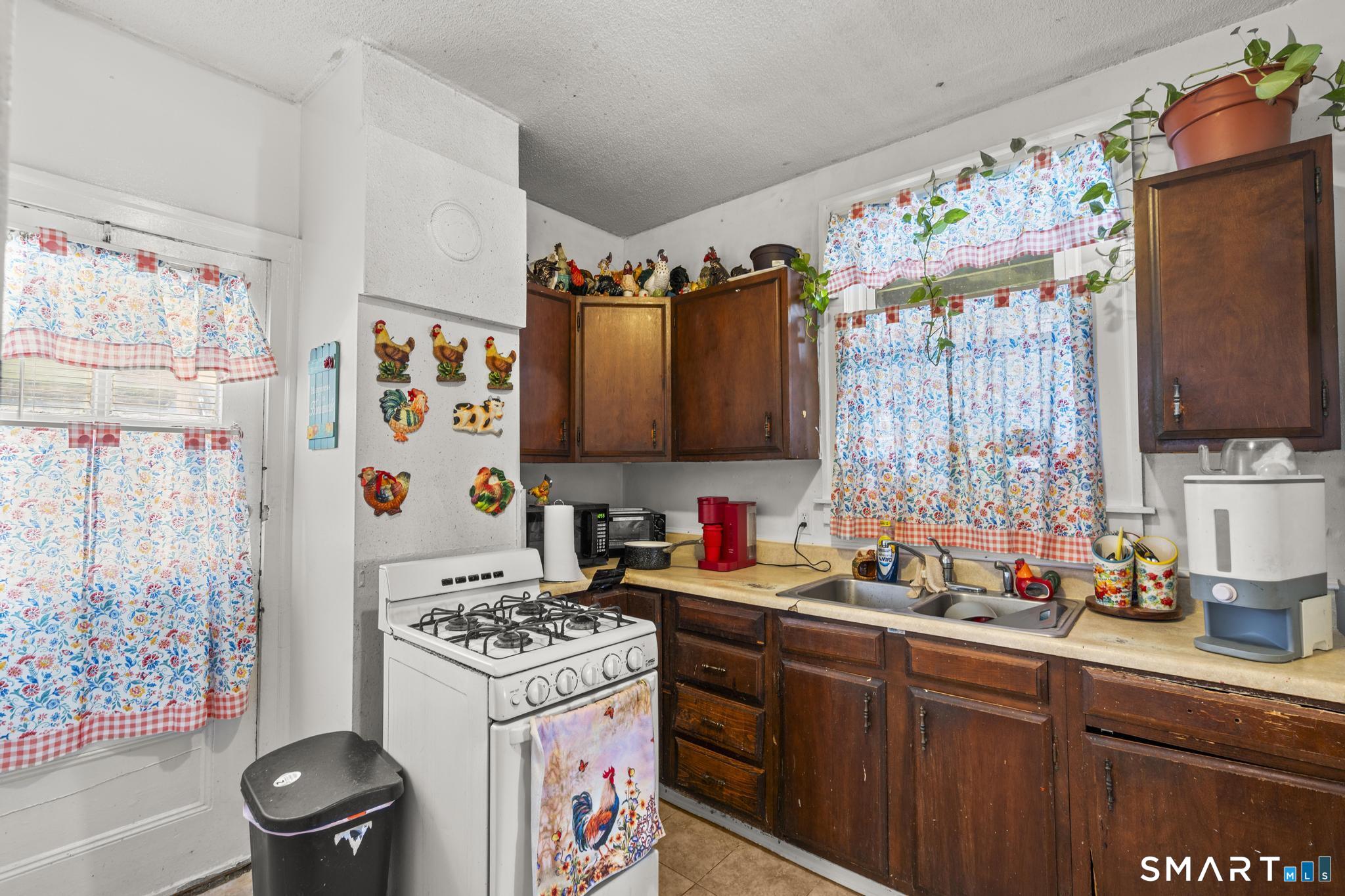 17 Pearl Street Windham, CT 06226 - Photo 7 of 17