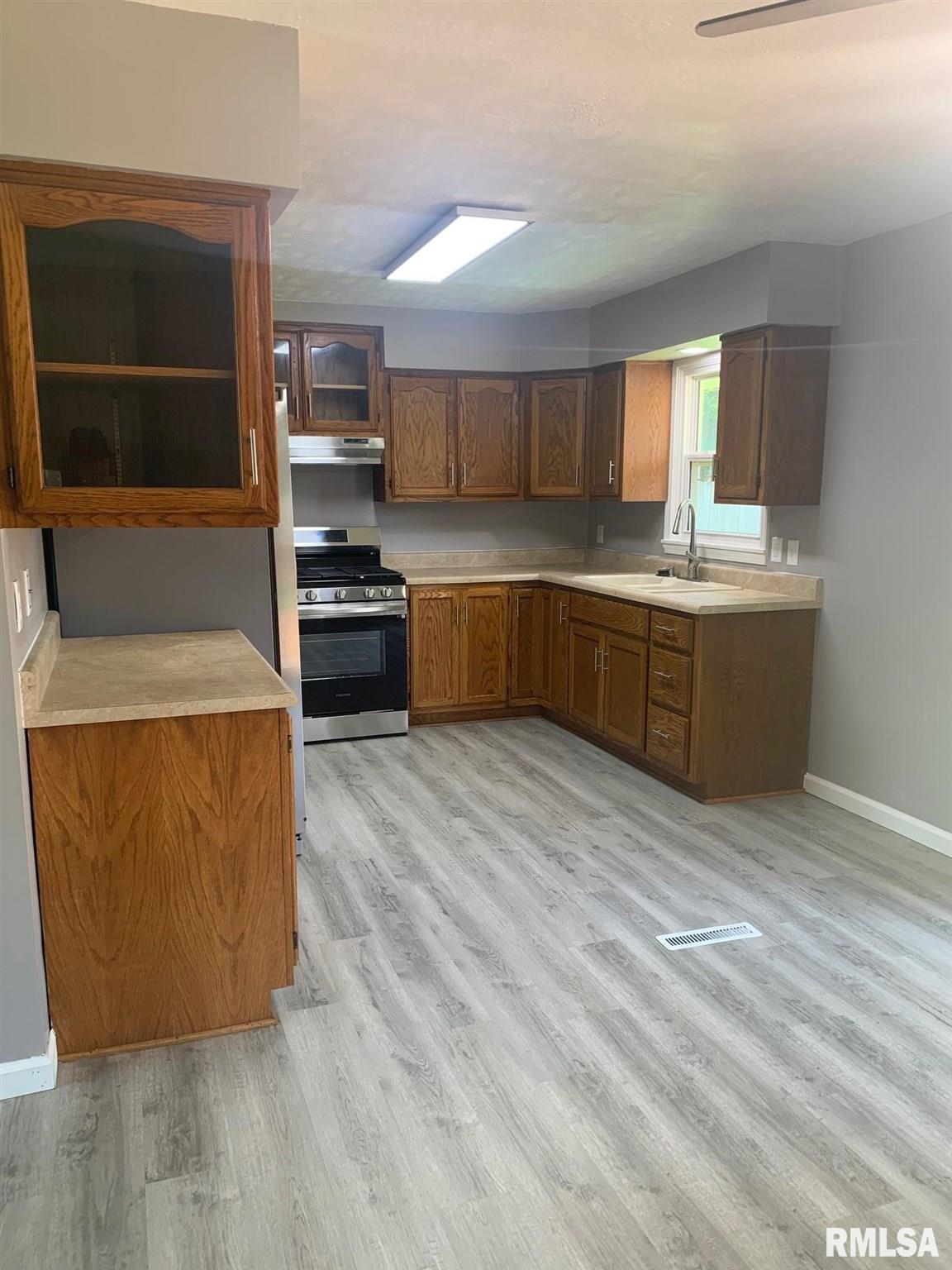 3417 South 2nd Street Springfield, IL 62703 - Photo 4 of 20