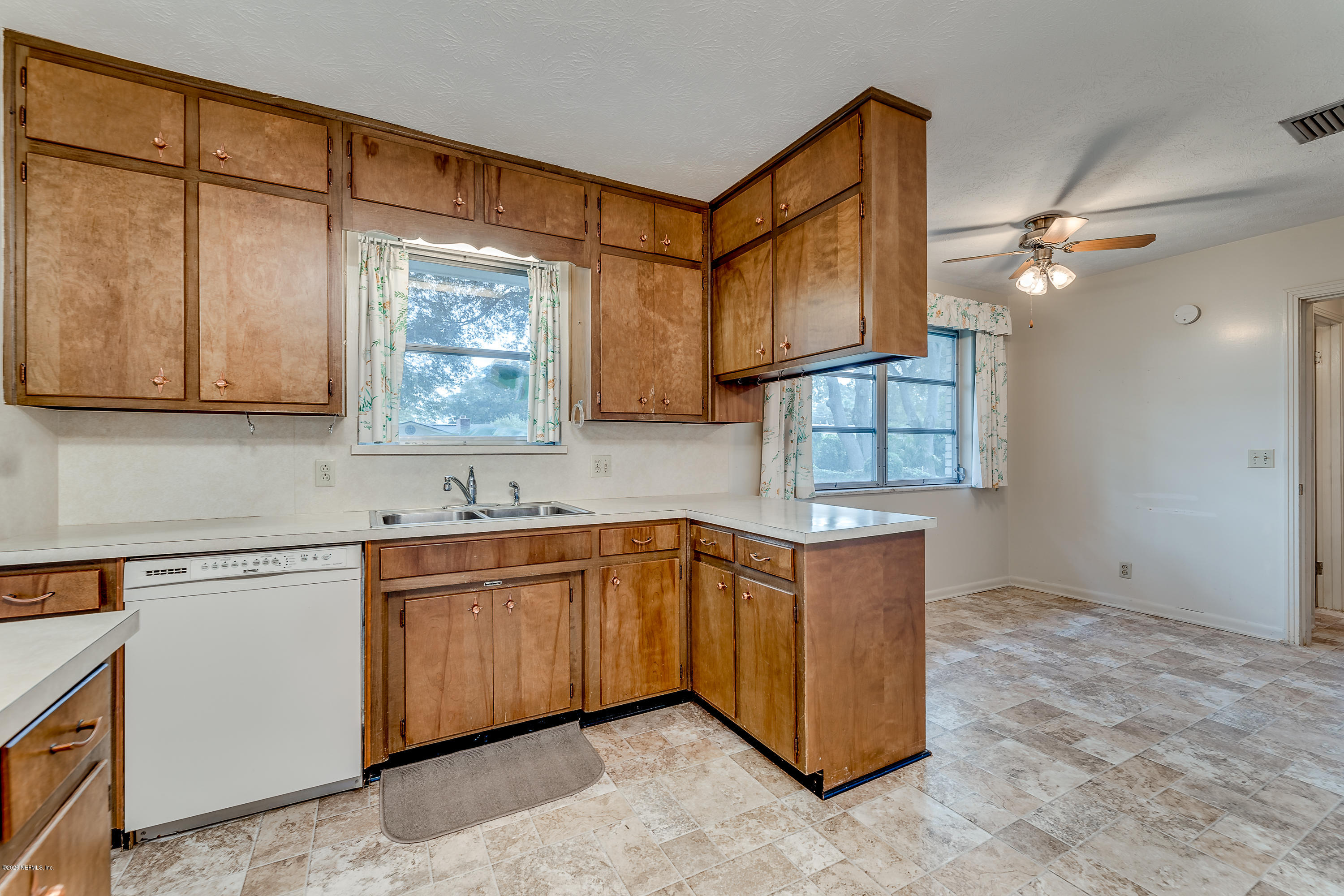 1917 Samontee Road Jacksonville, FL 32211 - Photo 10 of 26 1917 Samontee Rd-51