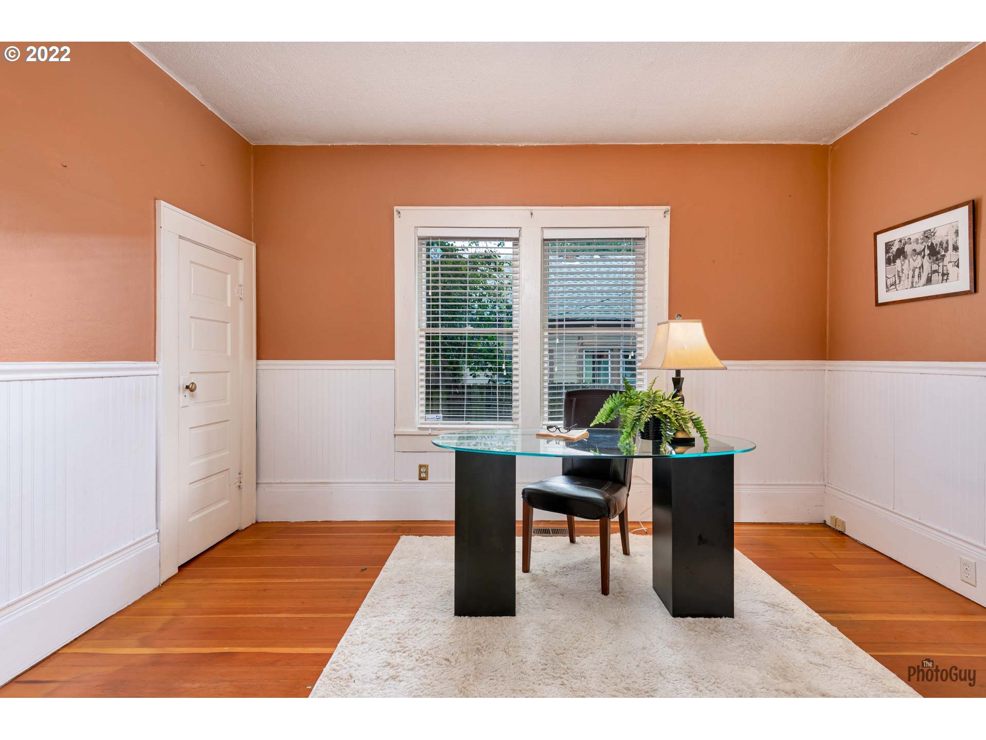 346 D Street Springfield, OR 97477 - Photo 17 of 32 a room with furniture and window