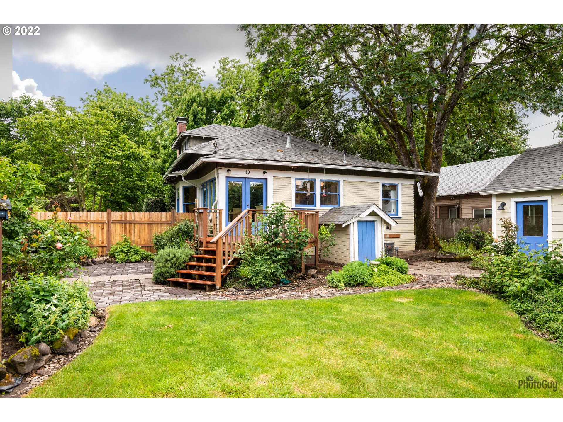 346 D Street Springfield, OR 97477 - Photo 30 of 32 a front view of a house with a yard