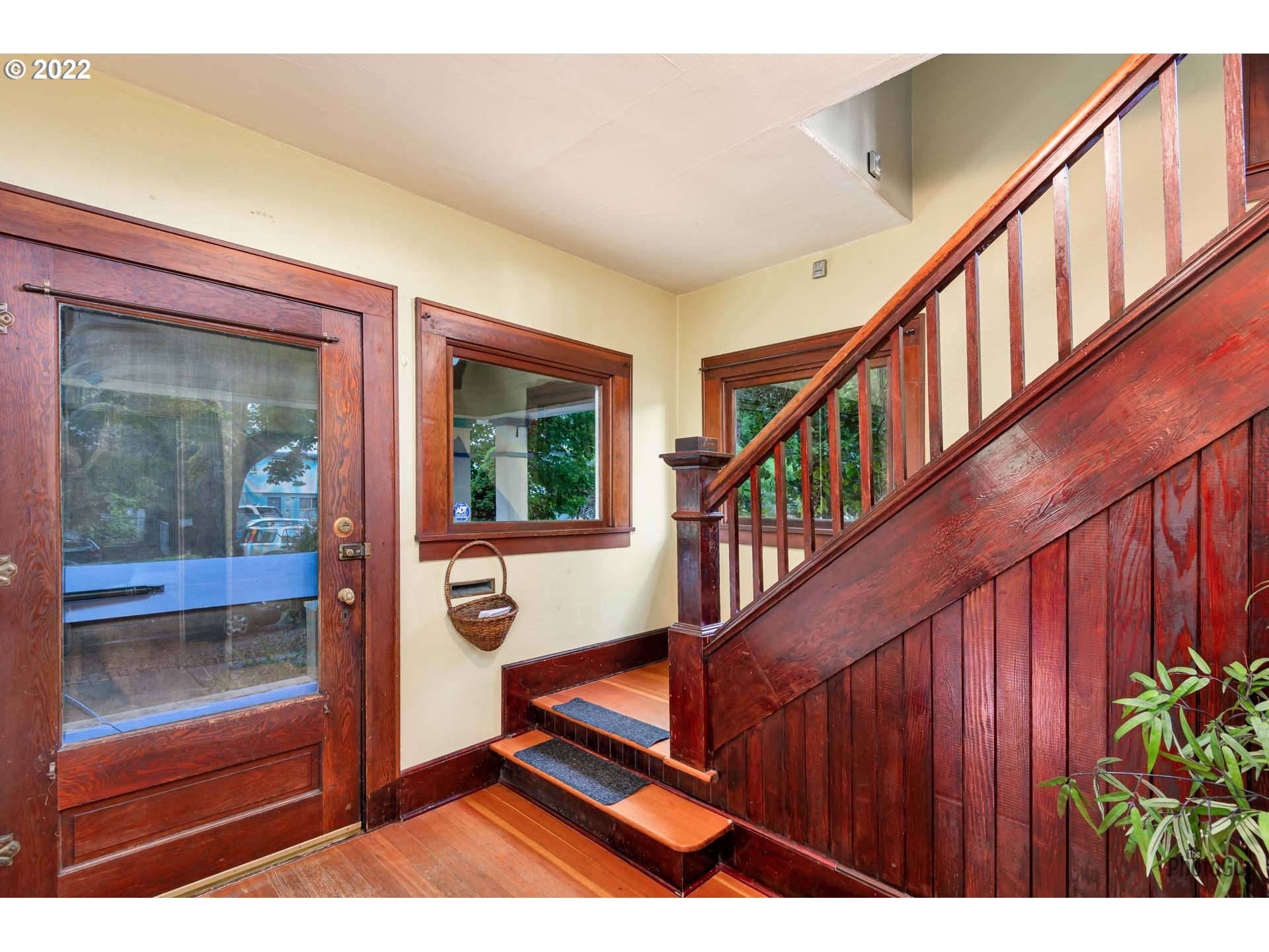 346 D Street Springfield, OR 97477 - Photo 6 of 32 a view of entryway