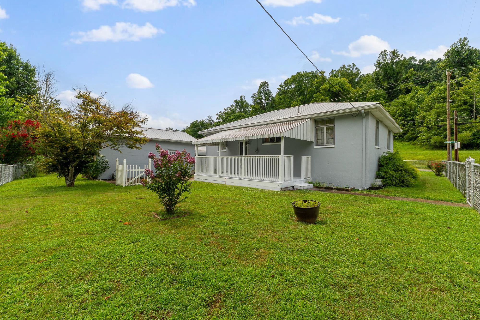 2702 Harvey Road Huntington, WV 25701 - Photo 23 of 26 Gallery Image 23