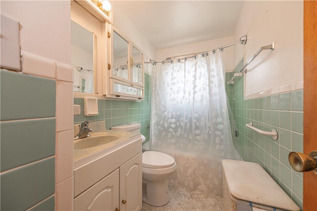 565 Anderson Avenue Pittsburgh, PA 15239 - Photo 11 of 18