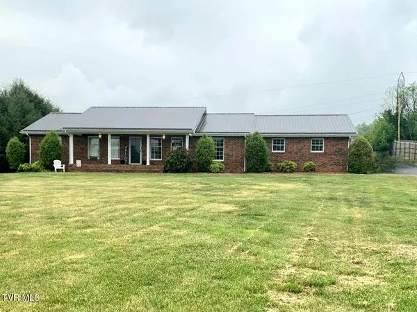 $2,000 | 541 North Holston River Drive, Unit 2, Kingsport, TN 37660