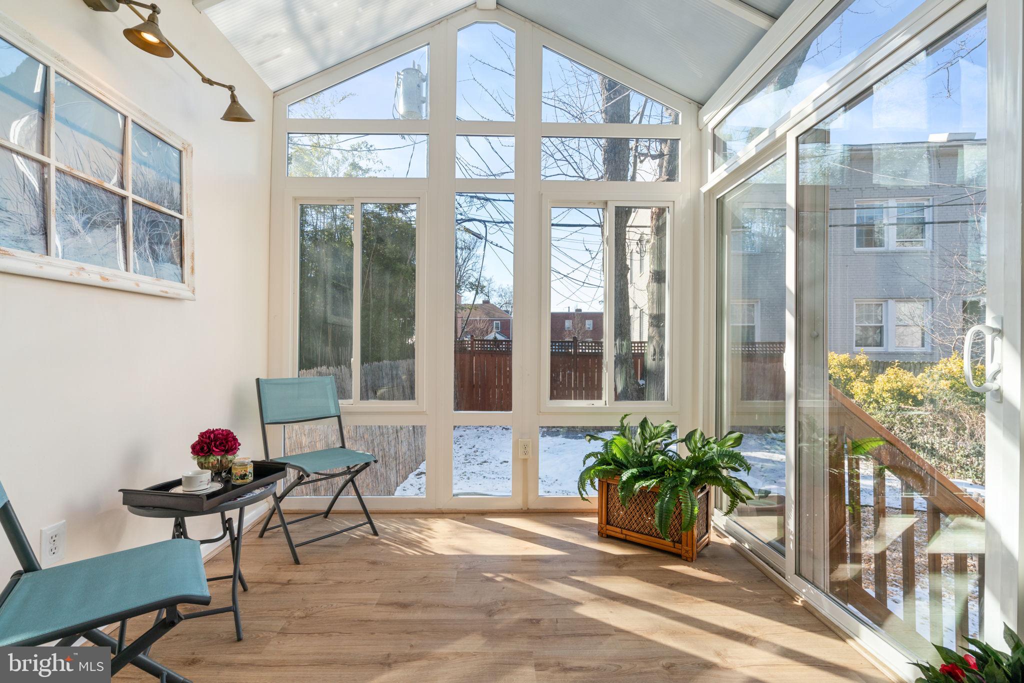 204 South Courthouse Road Arlington, VA 22204 - Photo 1 of 49 a living room filled with furniture