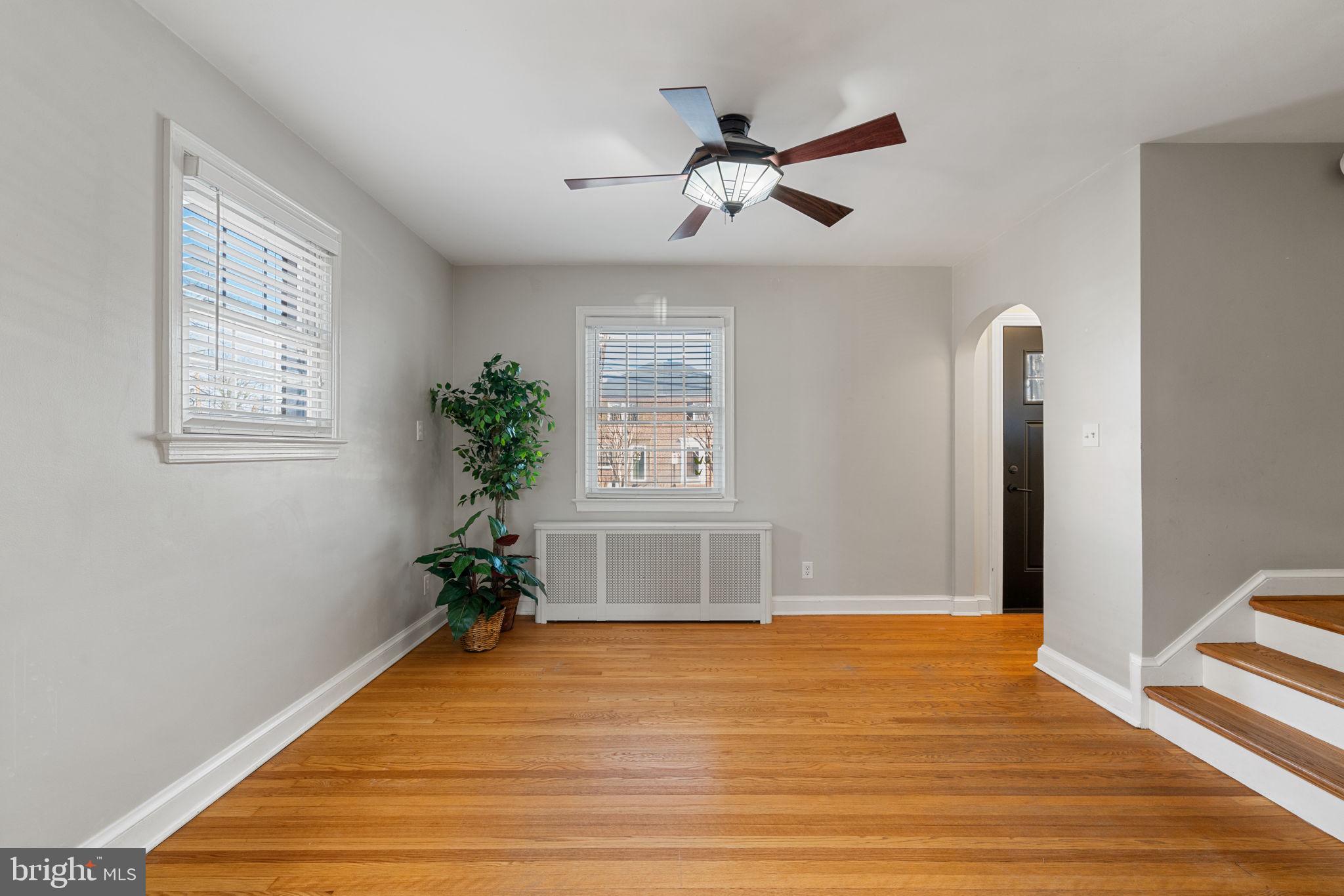 204 South Courthouse Road Arlington, VA 22204 - Photo 11 of 49 a view of an empty room with wooden floor and a window
