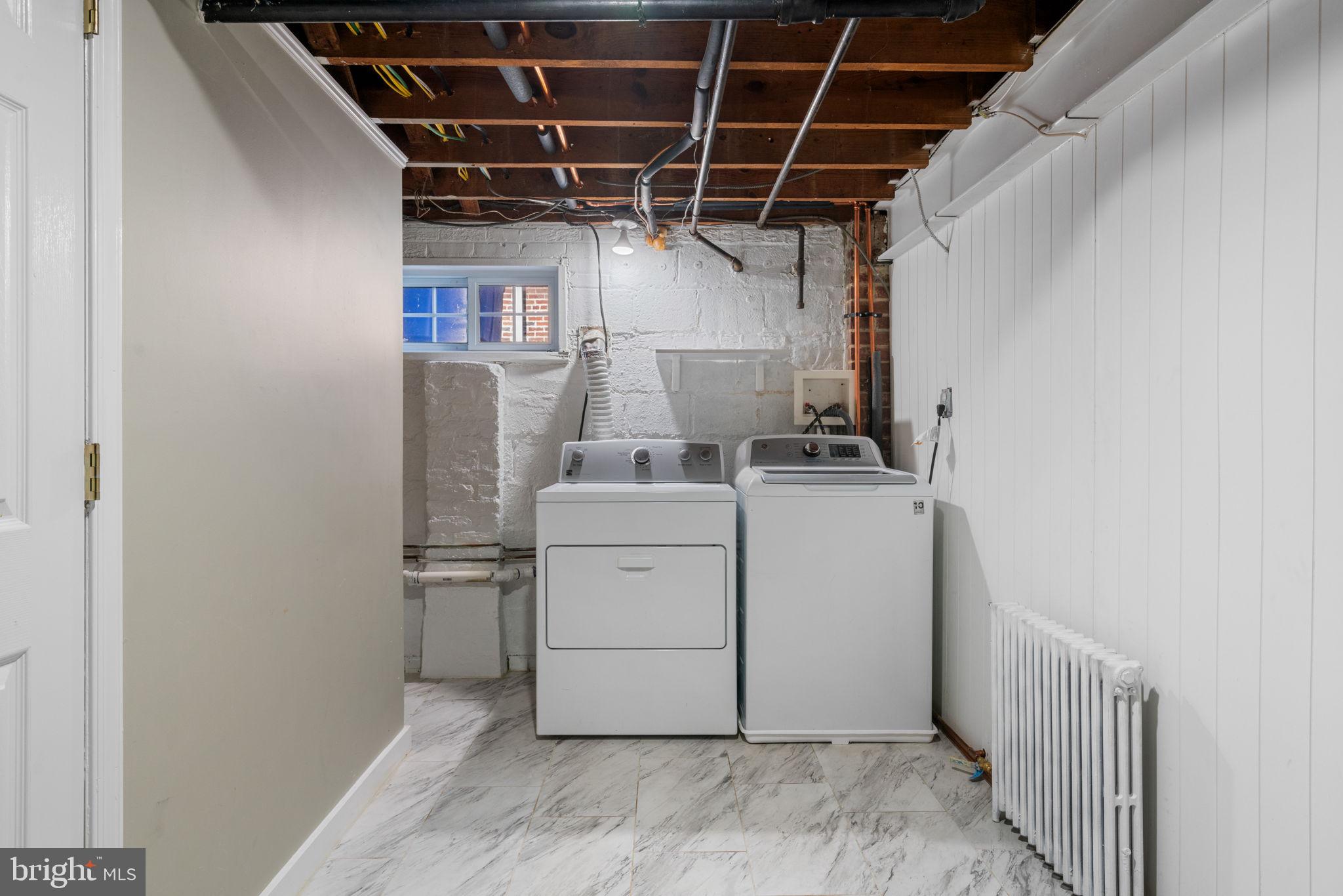 204 South Courthouse Road Arlington, VA 22204 - Photo 34 of 49 a utility room with dryer and washer