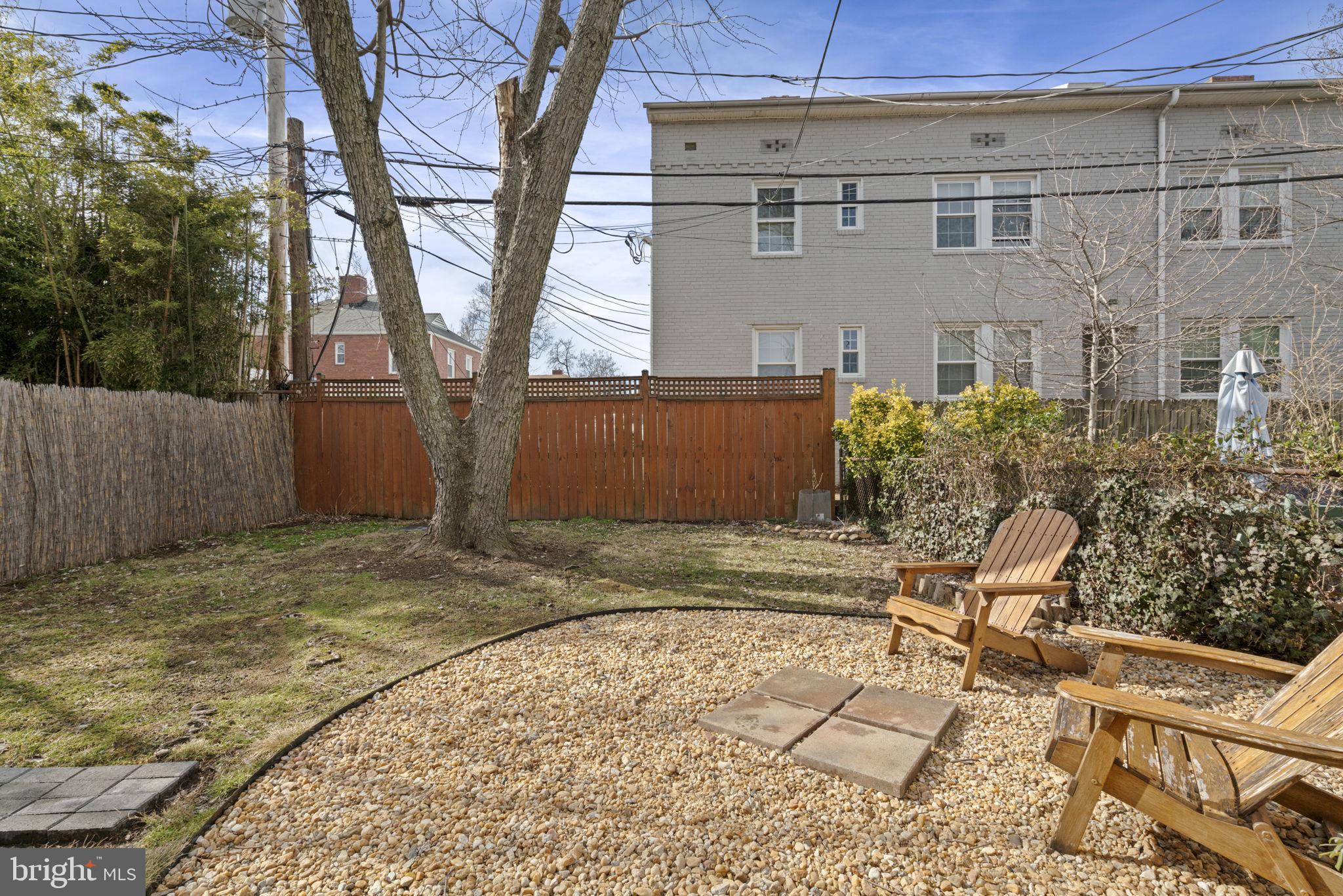 204 South Courthouse Road Arlington, VA 22204 - Photo 43 of 49 a view of a backyard with sitting area