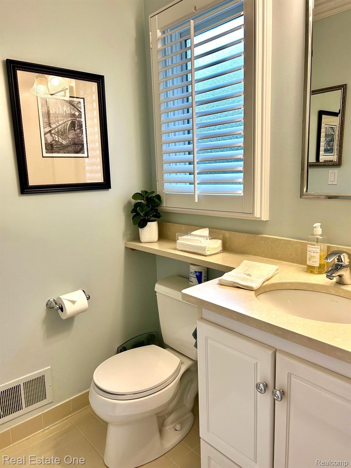1261 Greenleaf Drive Rochester, MI 48309 - Photo 28 of 41 Gallery Image 28